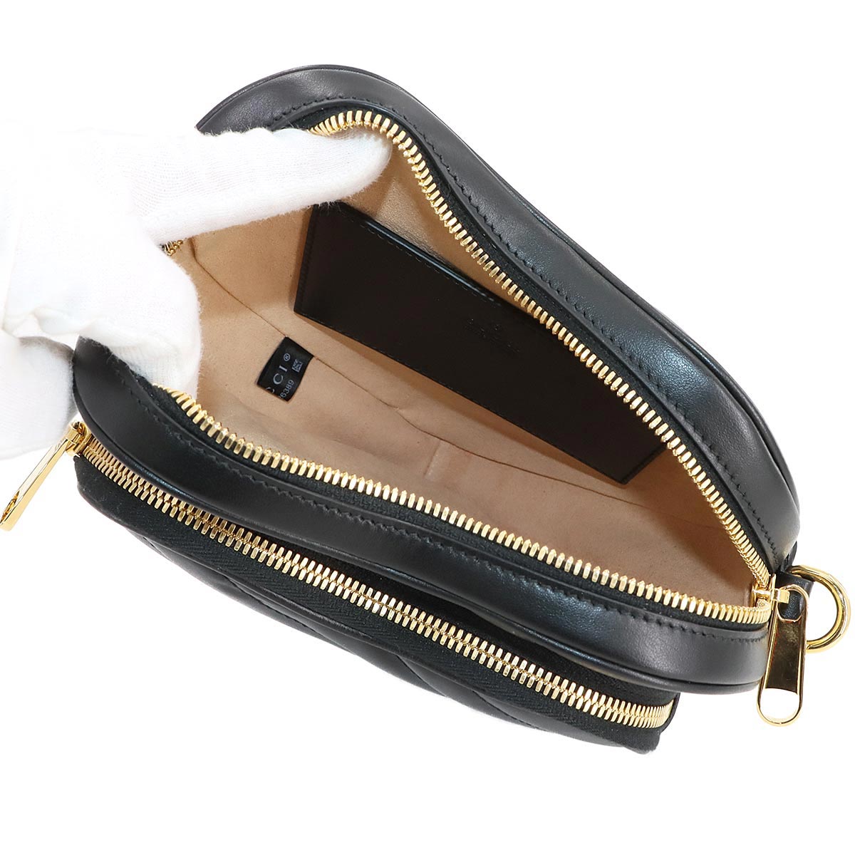 Interlocking G Heart Shoulder Bag Leather Black 751628 Purse