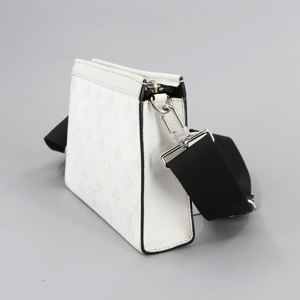 Taigarama Gaston Wearable Wallet Shoulder M30935 90280881