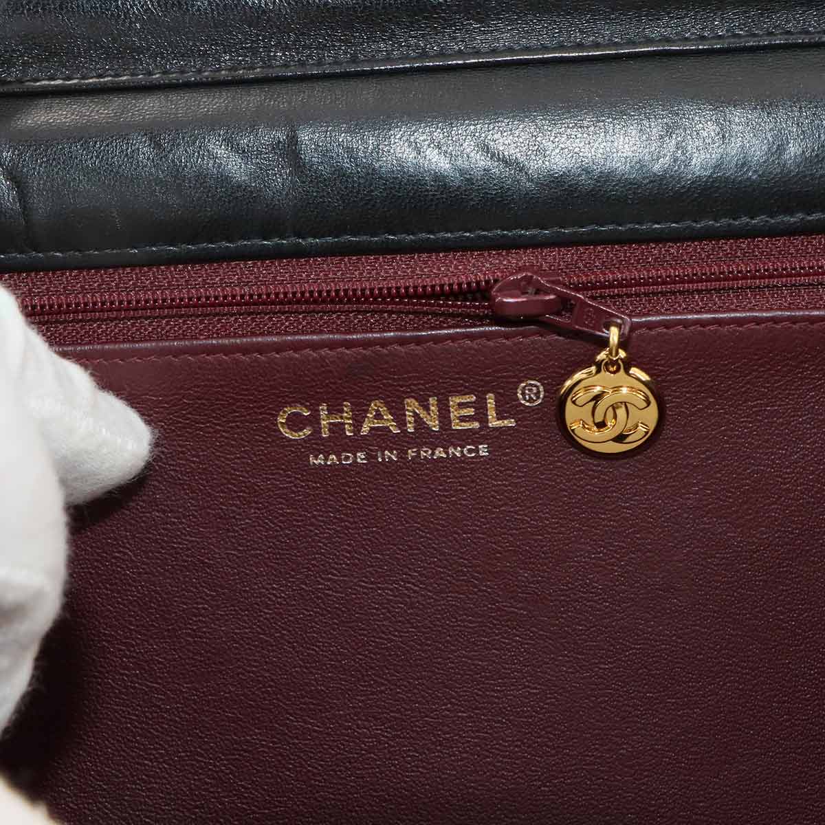 Matelasse Chain Shoulder Bag Leather Black Vintage Purse