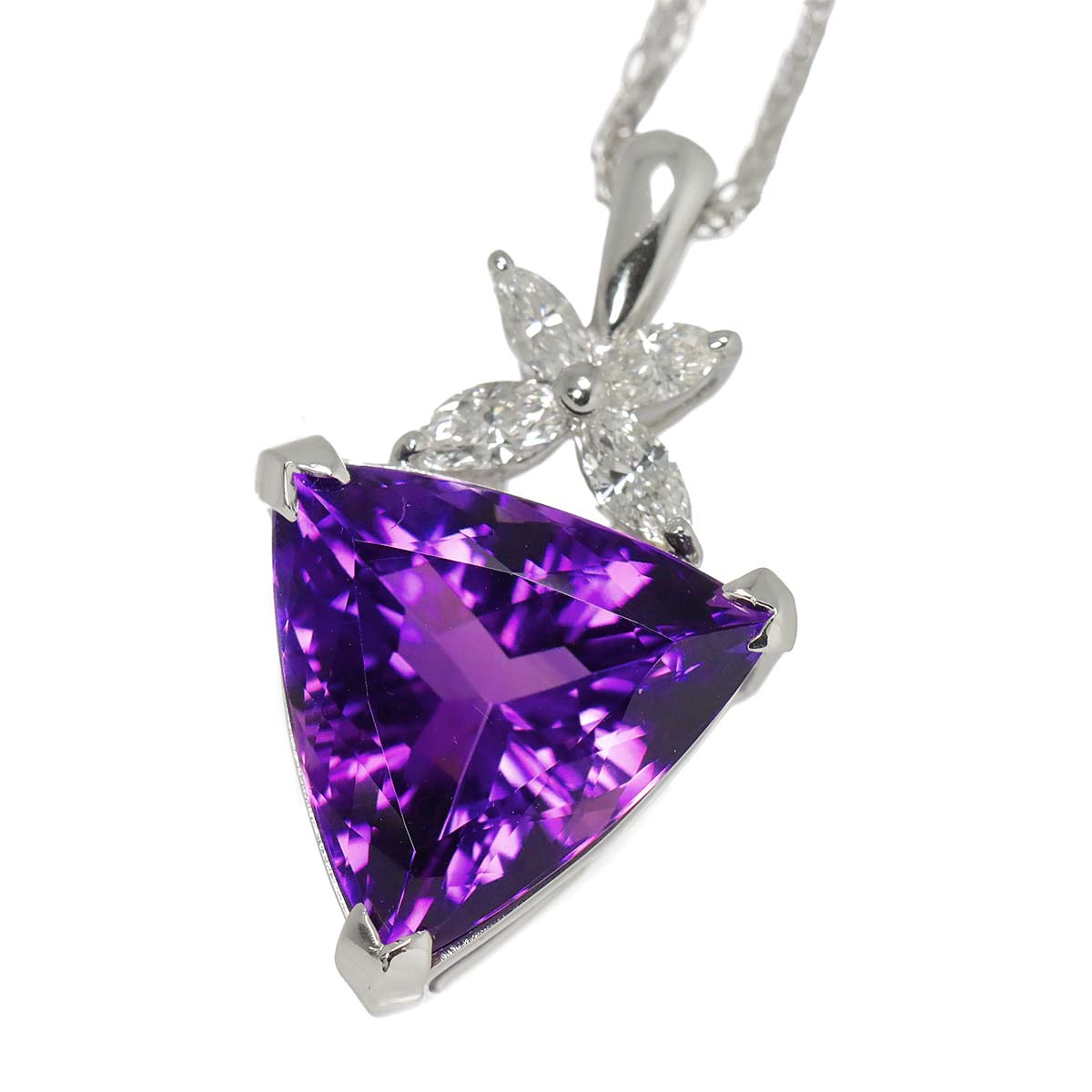 Amethyst 5.53ct Diamond 0.30ct Necklace 18K WG White Gold 750