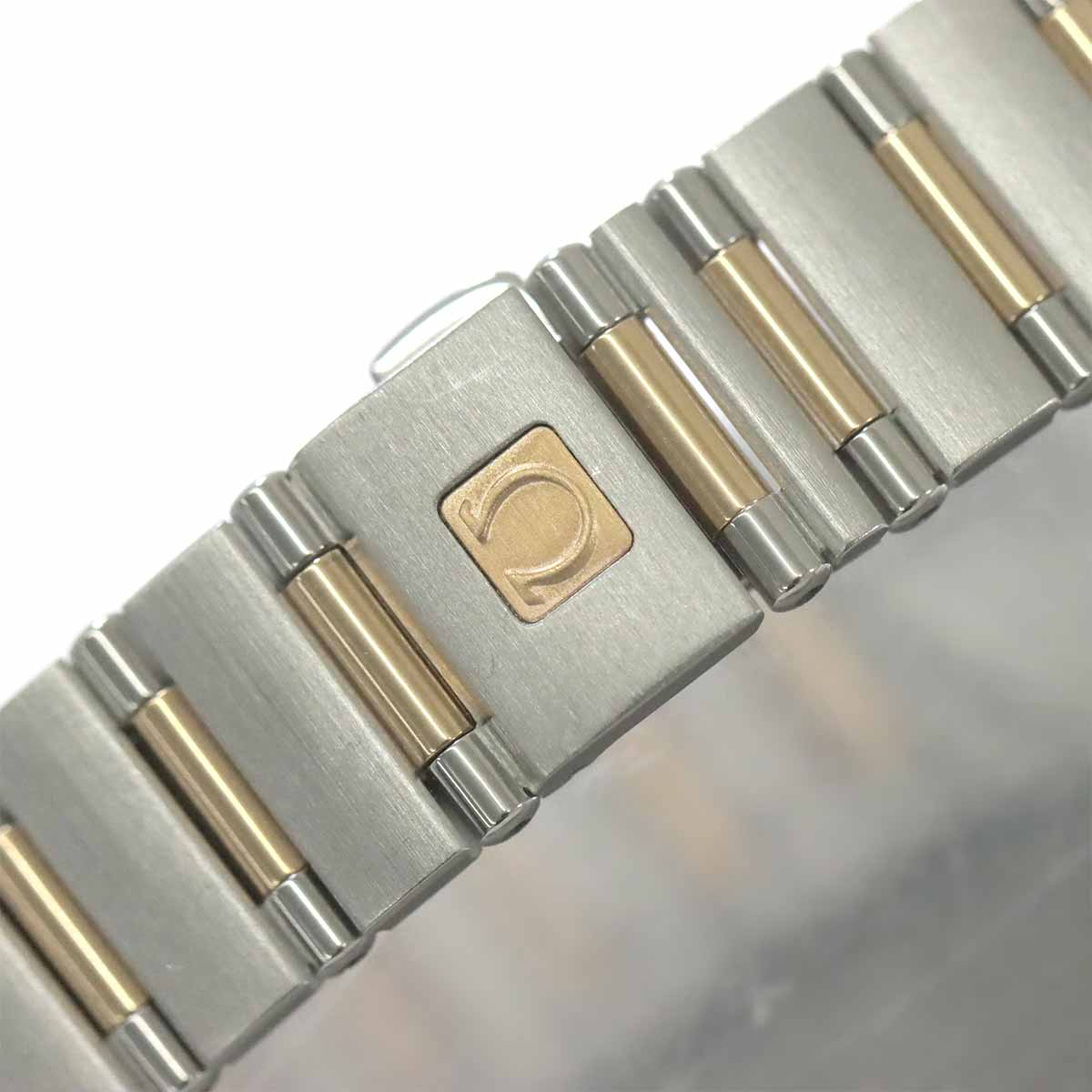 Constellation Mini Iris 1367.79 750 YG Diamond White Shell Dial