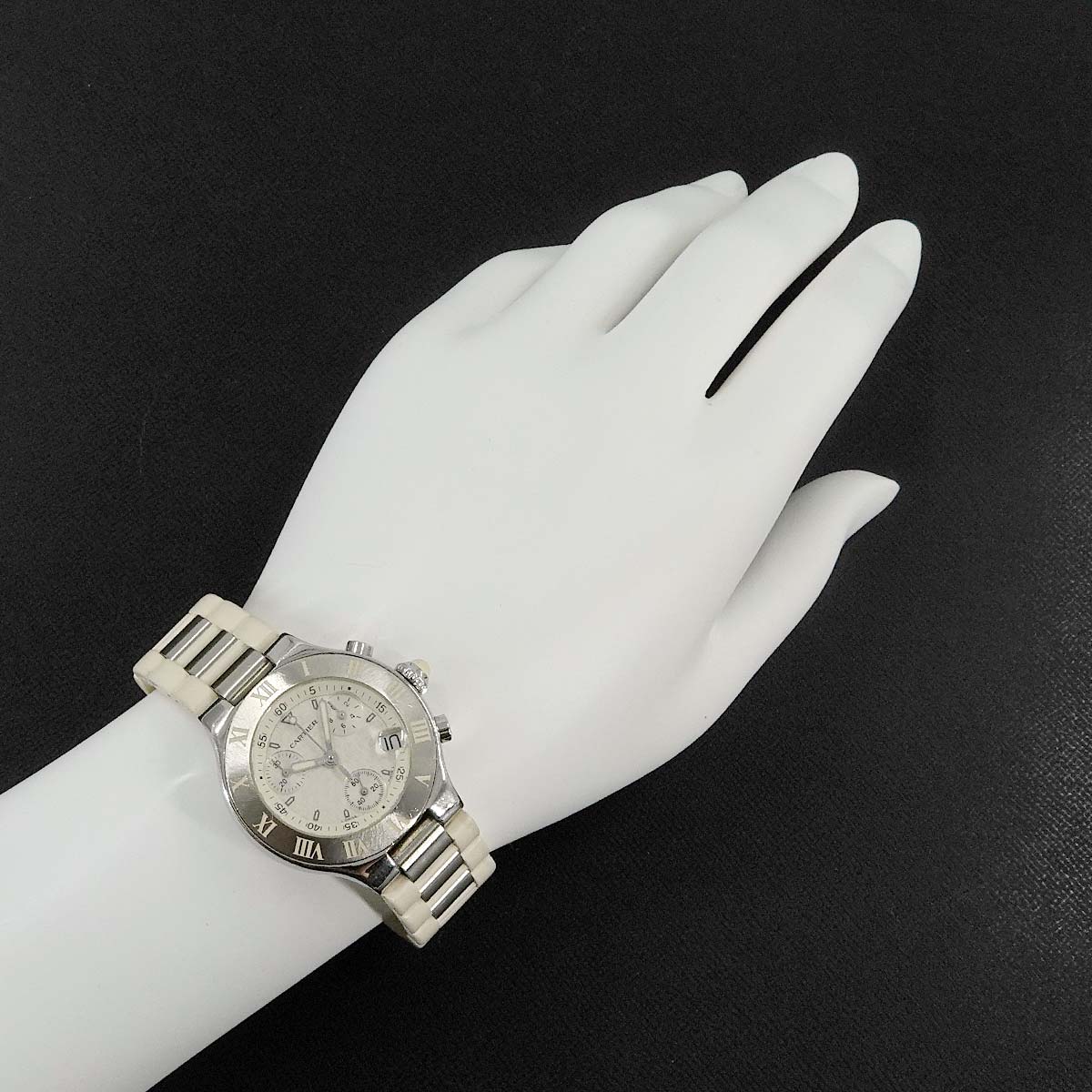 Must 21 Chronoscaph W10197U2 Quartz White Dial Ladies Watch