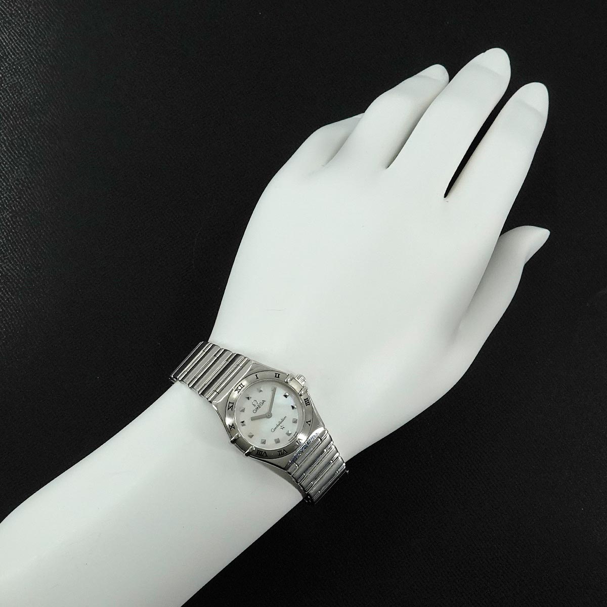 Constellation mini 1571.71 Quarts White Shell Dial Ladies Watch