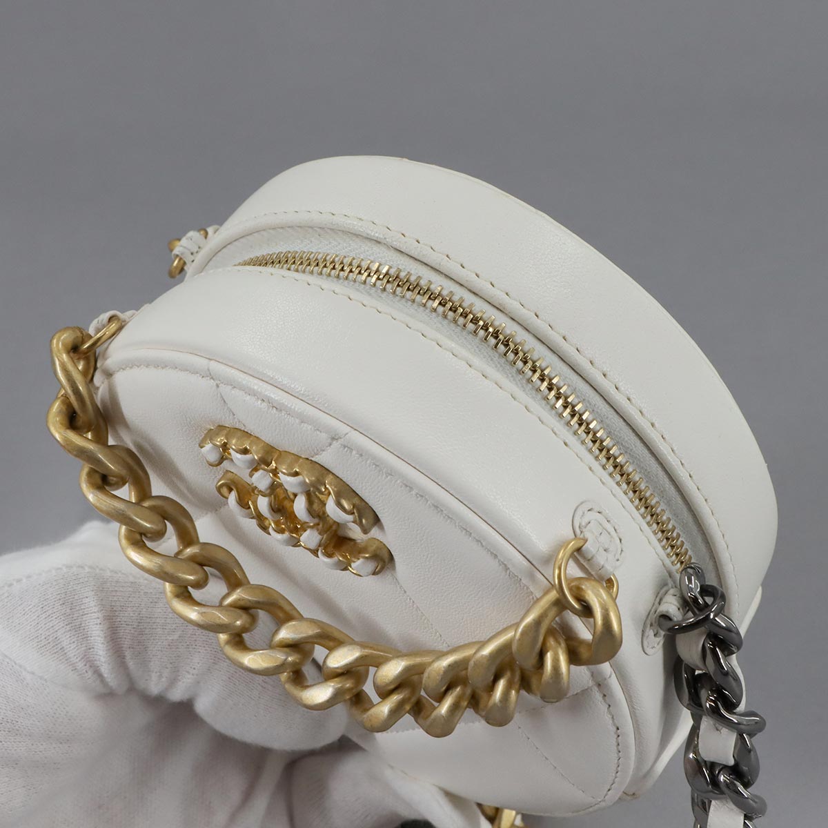 CHANEL 19 Round Clutch Chain Shoulder Bag Leather Red AP0945 Purse 90287710