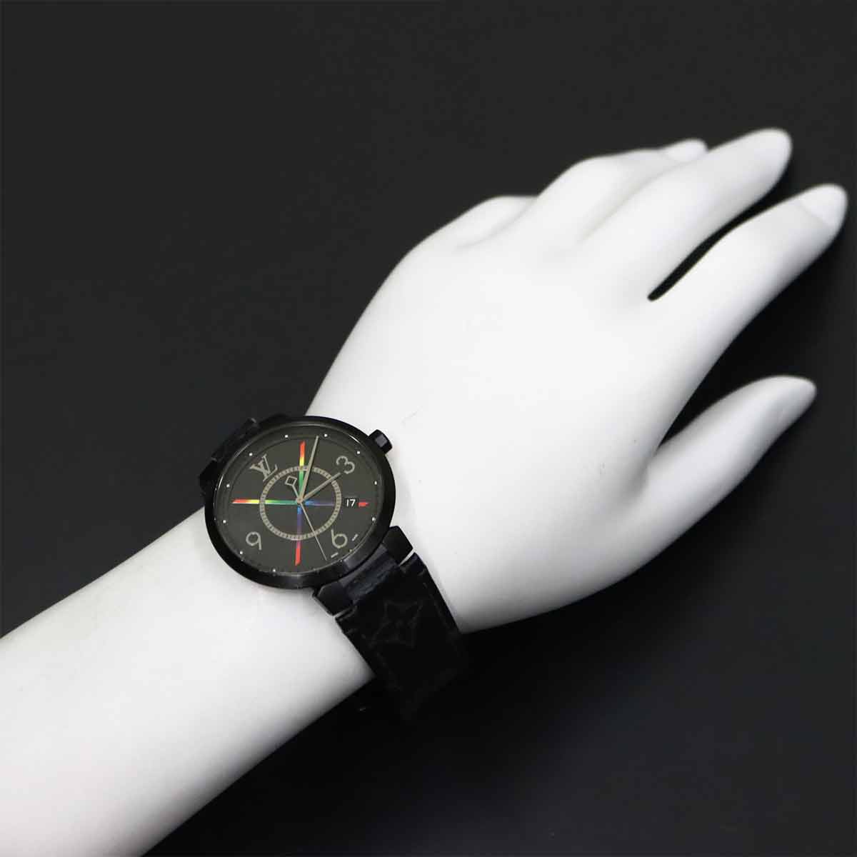 Tambour Slim Rainbow Q113Z Quartz Black Dial Mens