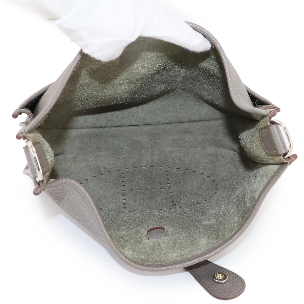 Evelyne3 GM Shoulder Bag Taurillon Clemence Etain