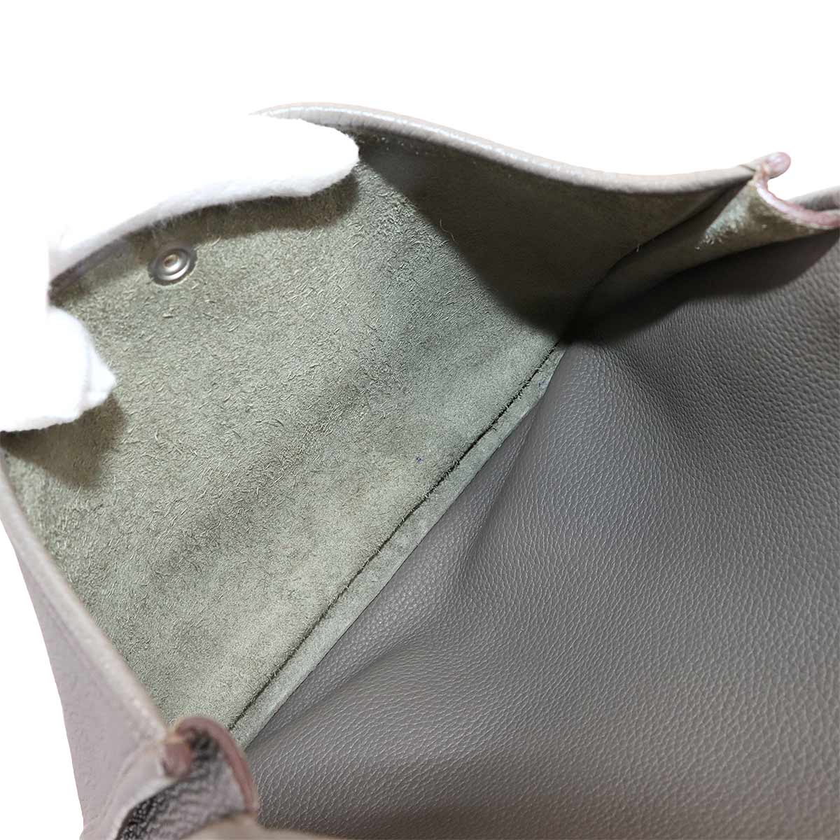 Evelyne3 GM Shoulder Bag Taurillon Clemence Etain