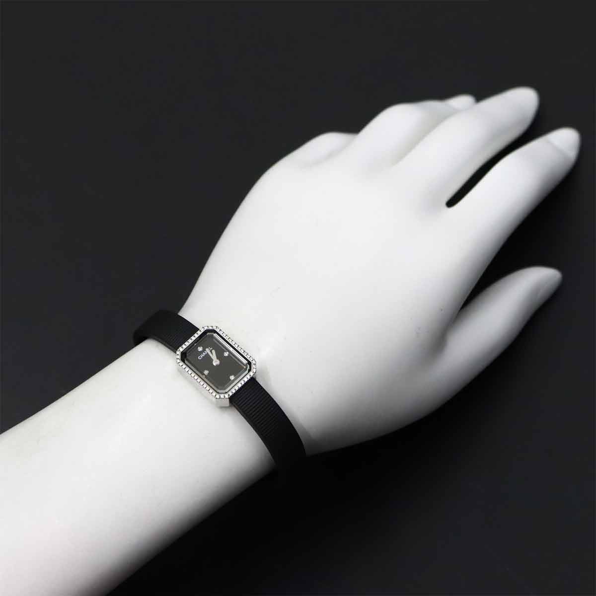 Premiere H2434 Bezel Diamond 4P Rubber Belt Black Dial Ladies