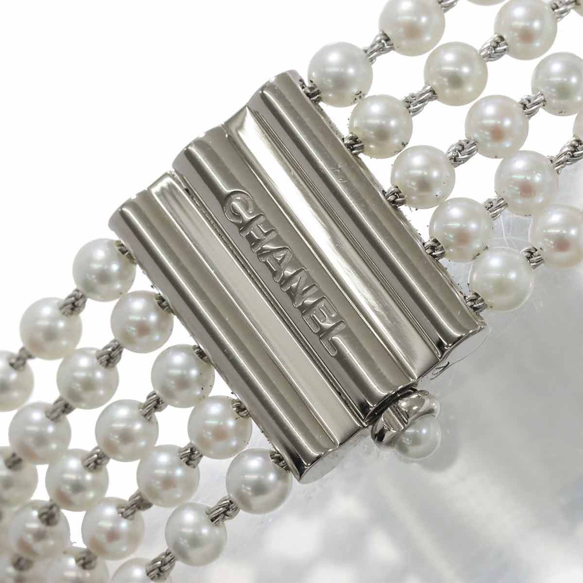 Mademoiselle H1434 750 White Gold Diamond Ledies Watch