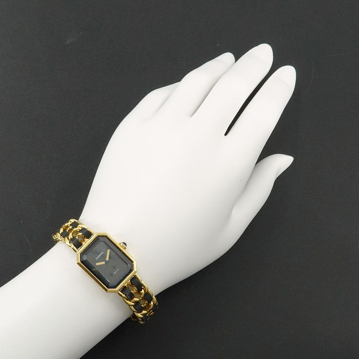 Premiere Size L H0001 Vintage Quartz Black Dial Ladies Watch