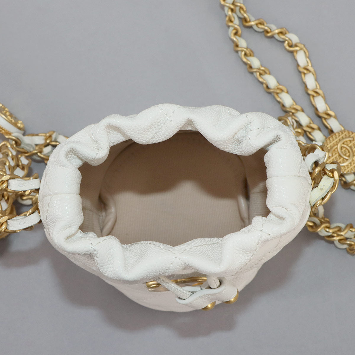 Matelase Chain Shoulder Bag Leather White