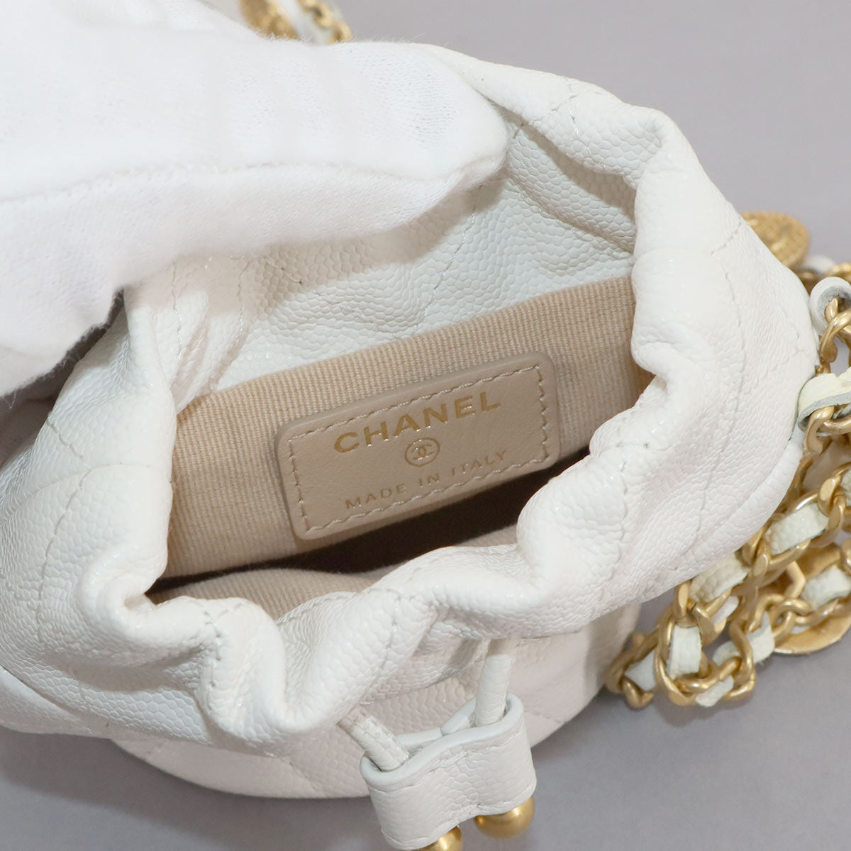 Matelase Chain Shoulder Bag Leather White