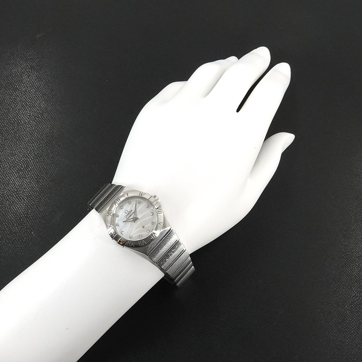 Constellation 123 10 24 60 55 003 White Shell 12P Diamond
