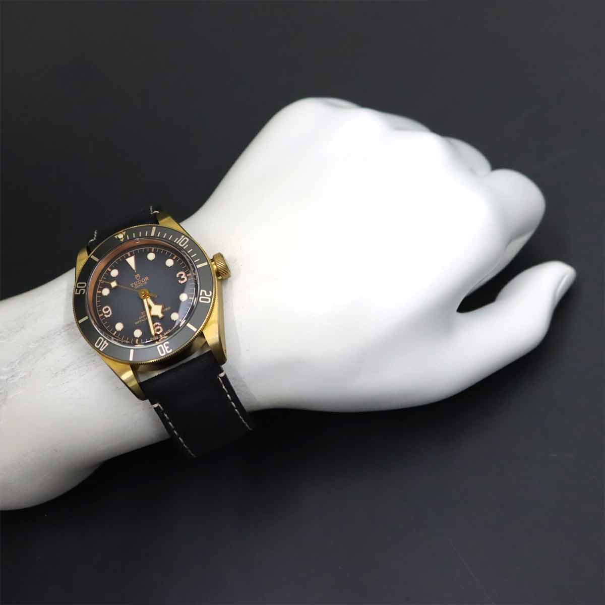Heritage Black Bay 79250BA Automatic Gray Dial Mens Watch