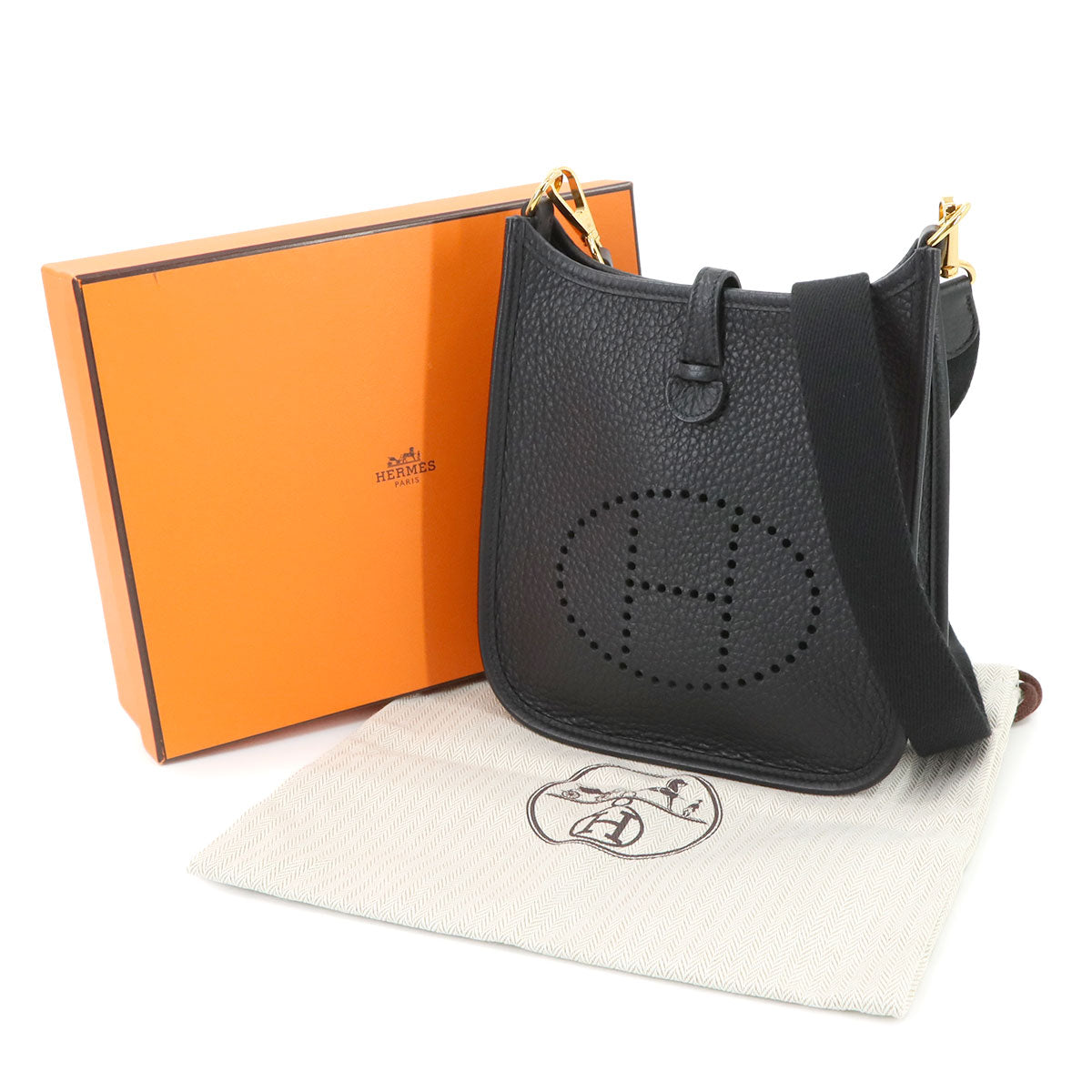 Evelyne Amazone TPM Shoulder Bag Taurillon Clemence Black