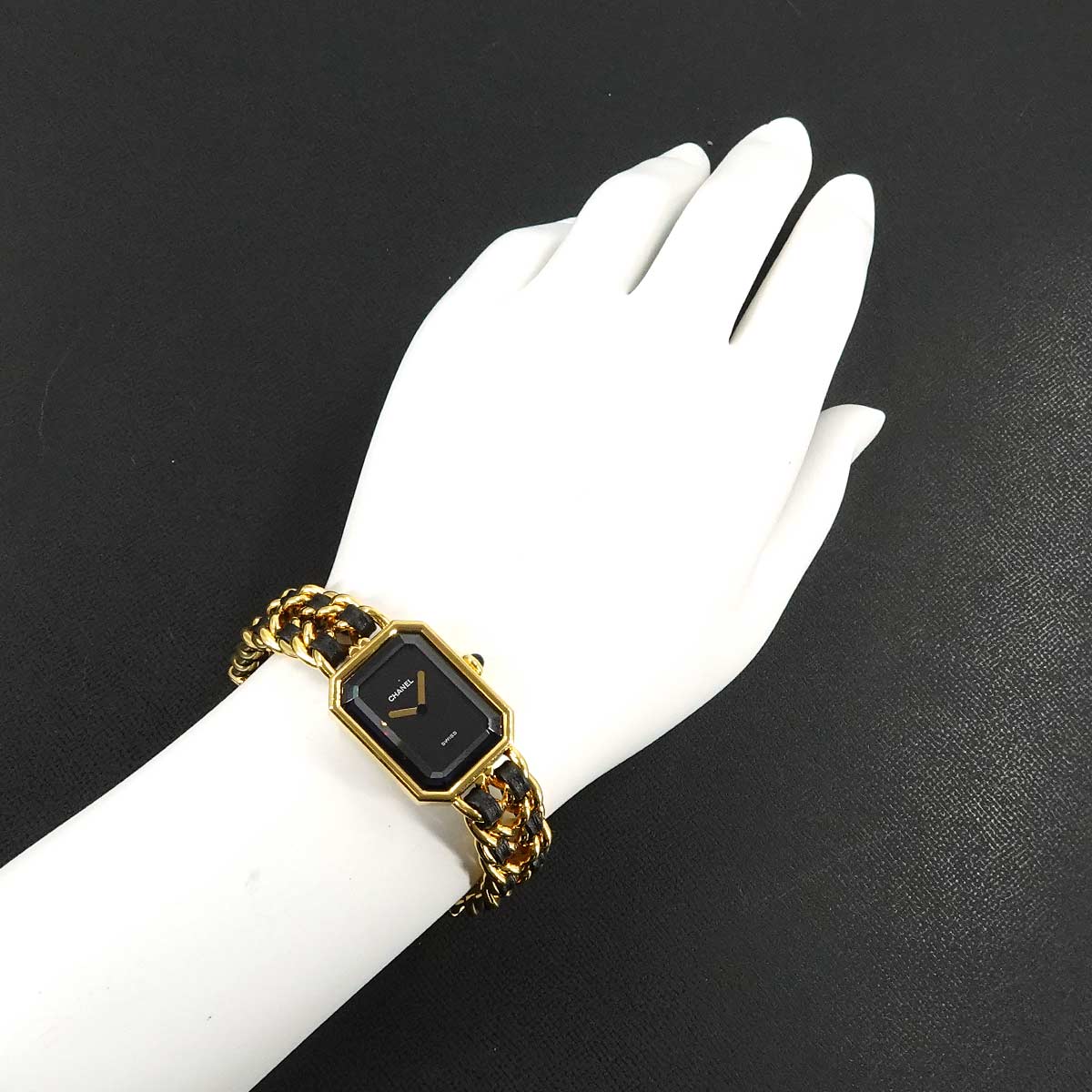 Premiere Size S H0001 Vintage Quartz Black Dial Ladies Watch