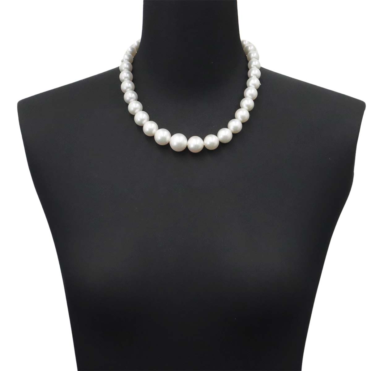 South Sea pearl 16.7-12.0mm Necklace 18K WG 750