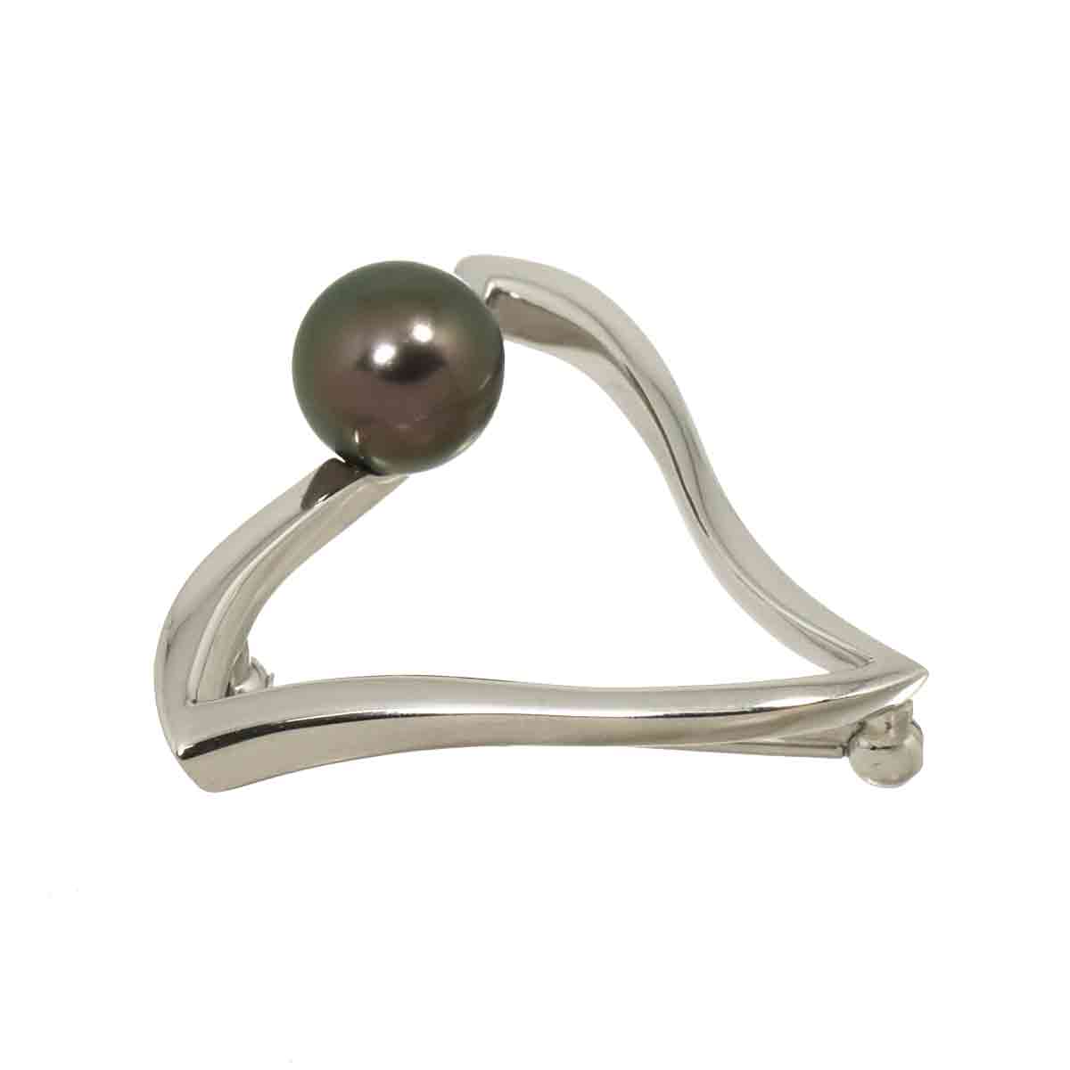 Black Pearl 8.2mm Brooch 18K White Gold 750