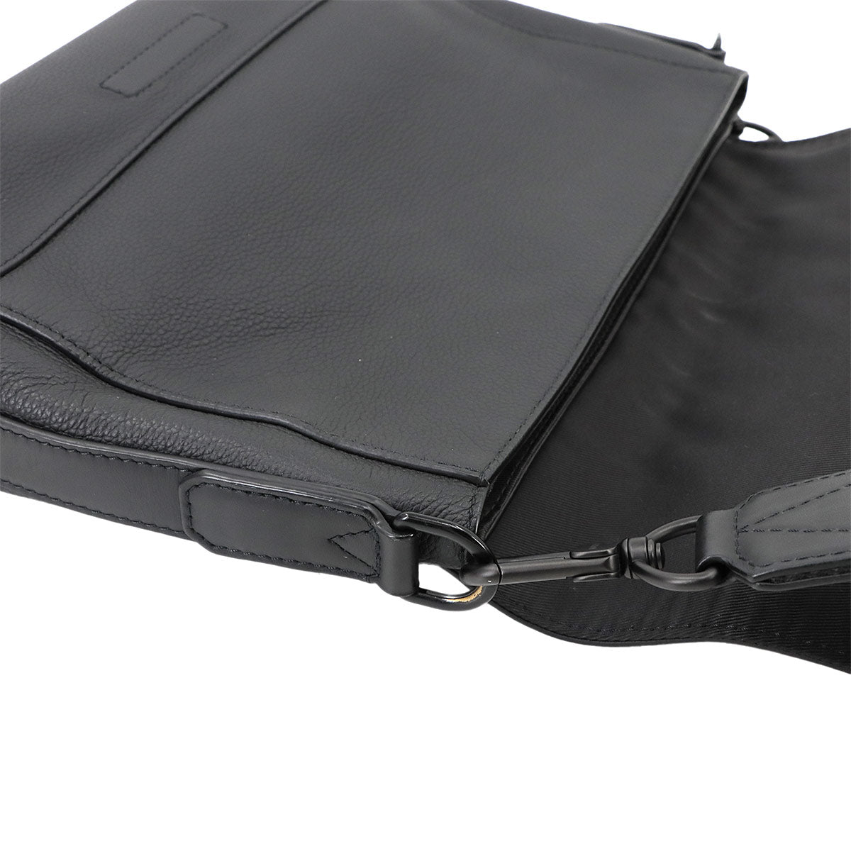 Aerogram Takeoff Messenger Shoulder Bag Leather M57080