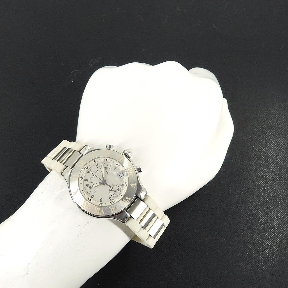 Must 21 Chronoscaph W10184U2 Date Quartz White Dial Mens