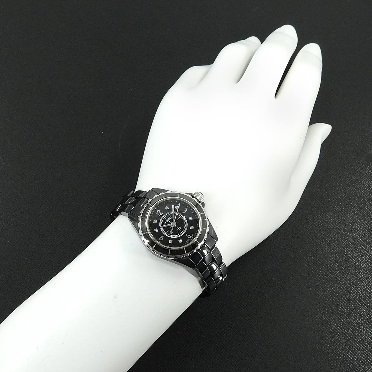 J12 29mm H2569 8P Diamond Quartz Black Dial Ladies Watch
