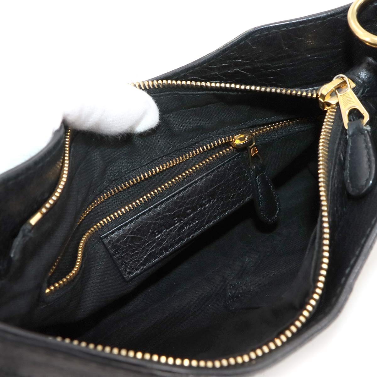 Giant Hip Shoulder Bag Leather Black 237203 Purse