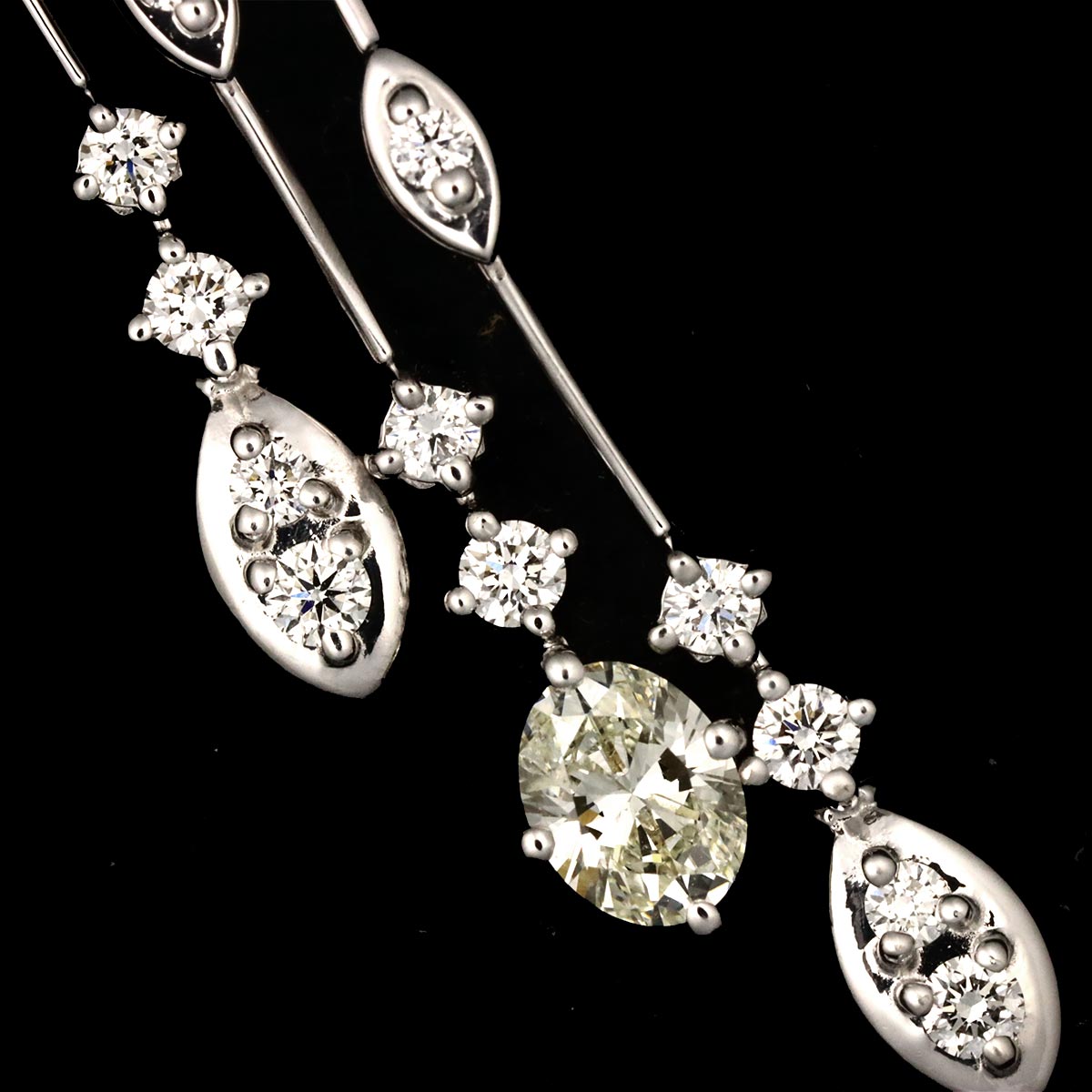 TASAKI Diamond 0.58ct/0.354ct Brooch 18K WG 750