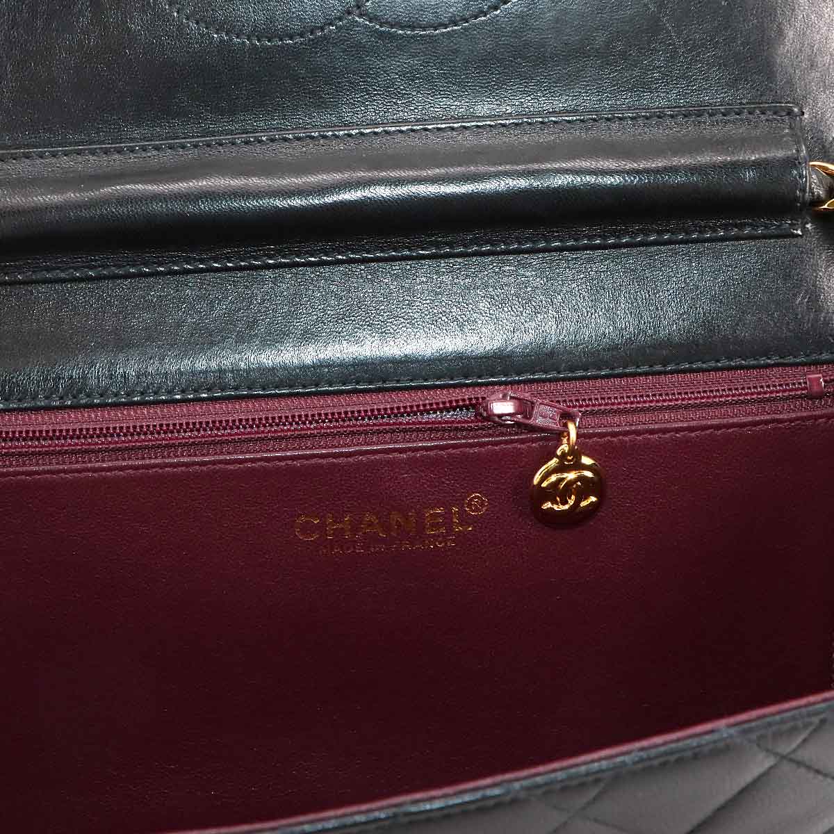 Matelasse Chain Shoulder Bag Leather Black Vintage