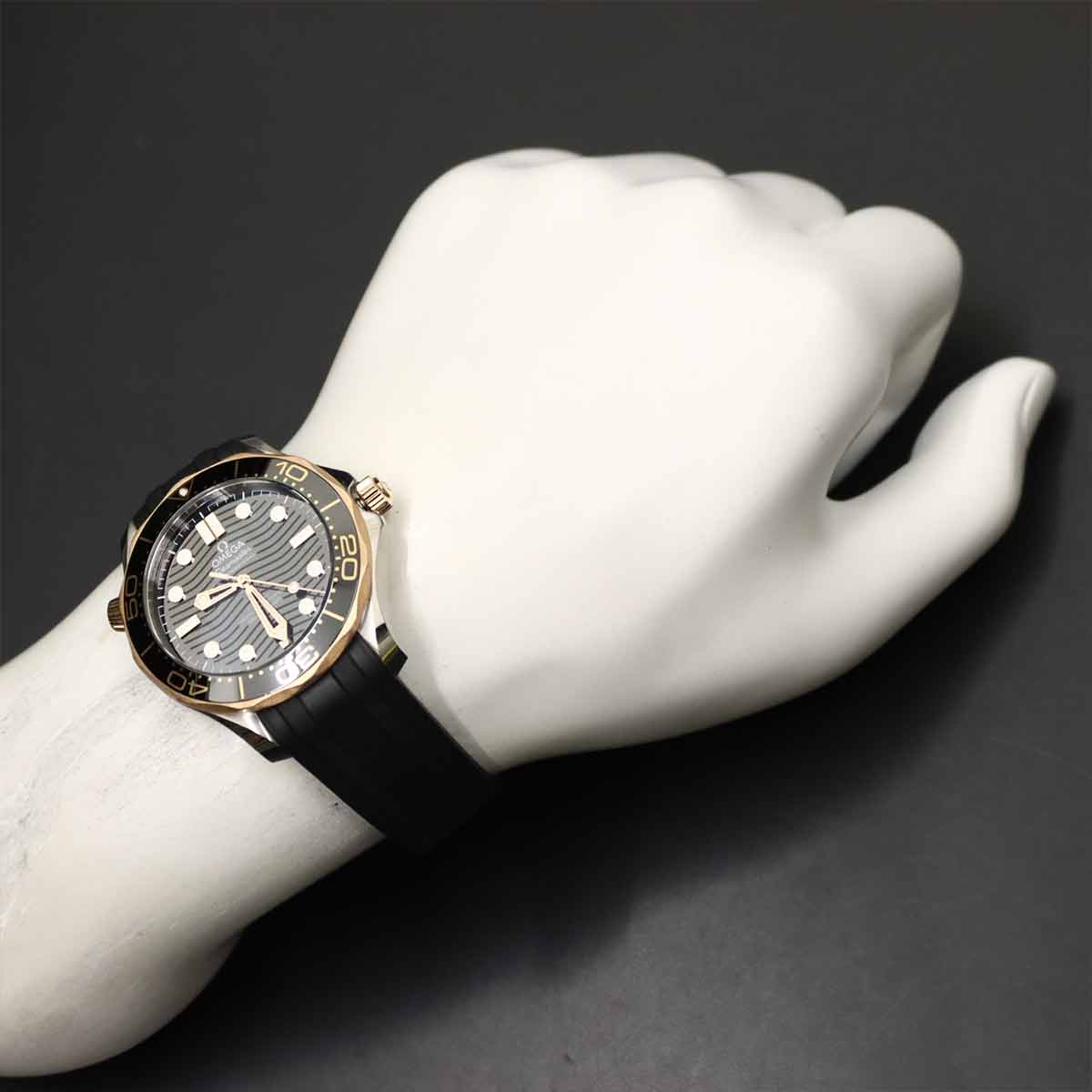 Seamaster Diver300 Co-axial 210 22 42 20 01 002 Automatic