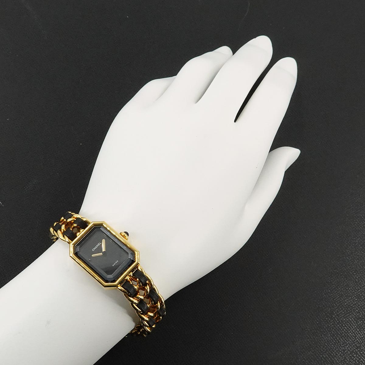 Premiere Size L H0001 Vintage Quartz Black Dial Ladies Watch