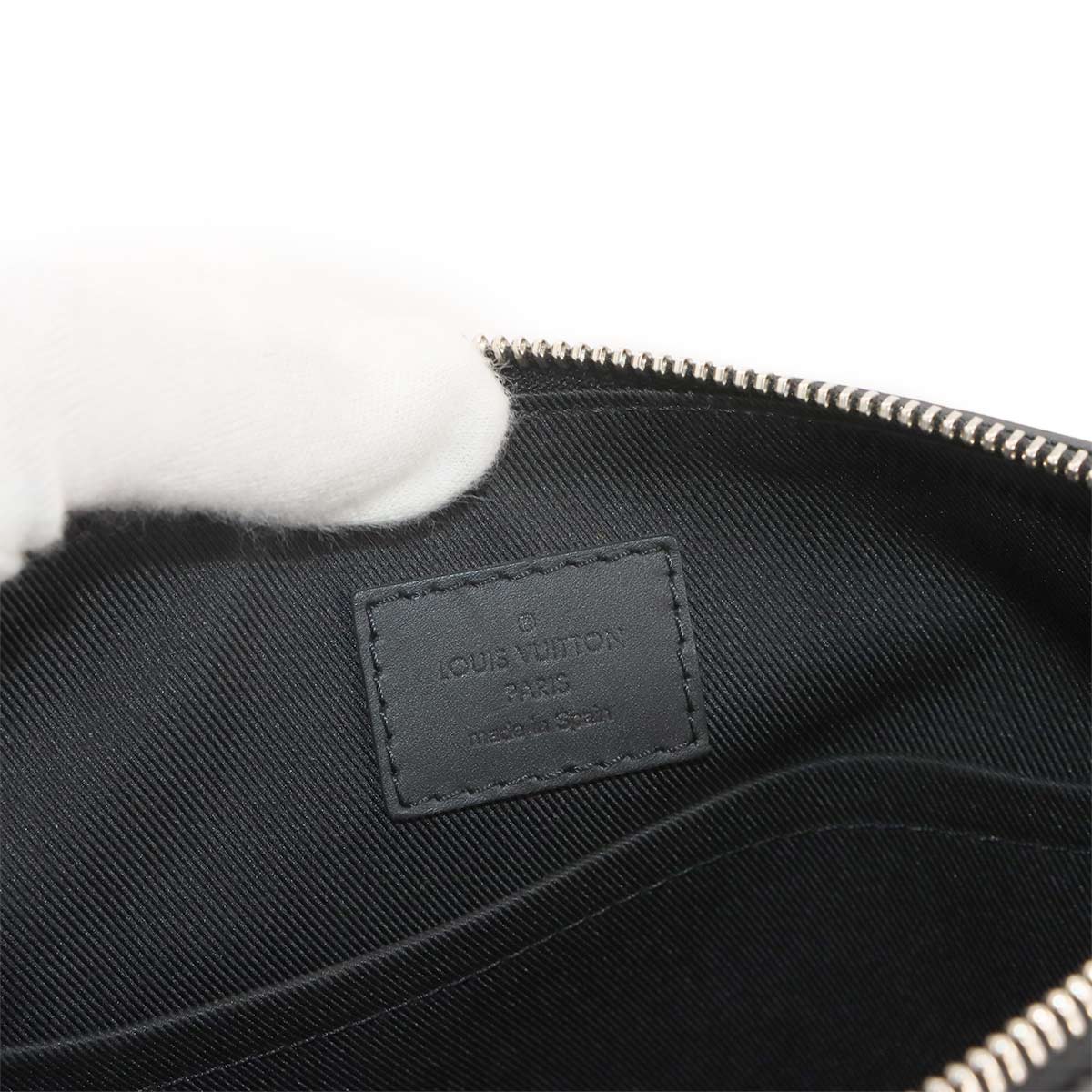 Damier Infini Discovery Messenger Shoulder Bag N40122