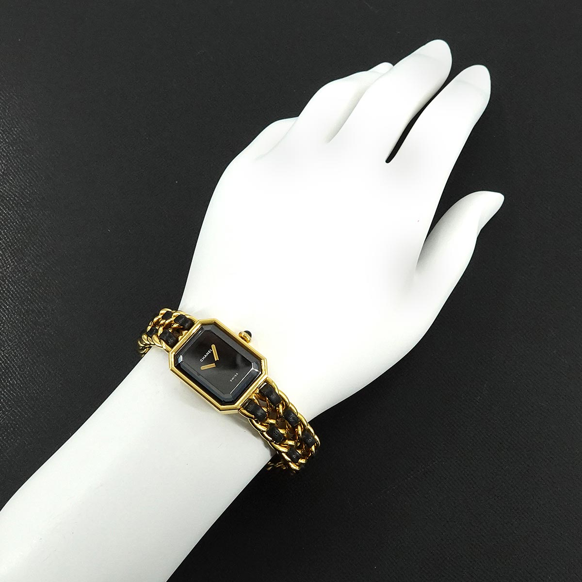 Premiere Size M H0001 Vintage Quartz Black Dial Ladies Watch