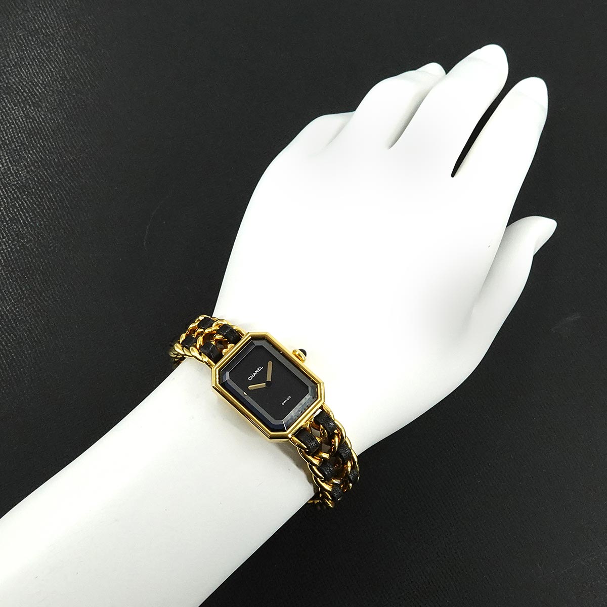 Premiere Size M H0001 Vintage Quartz Black Dial Ladies Watch