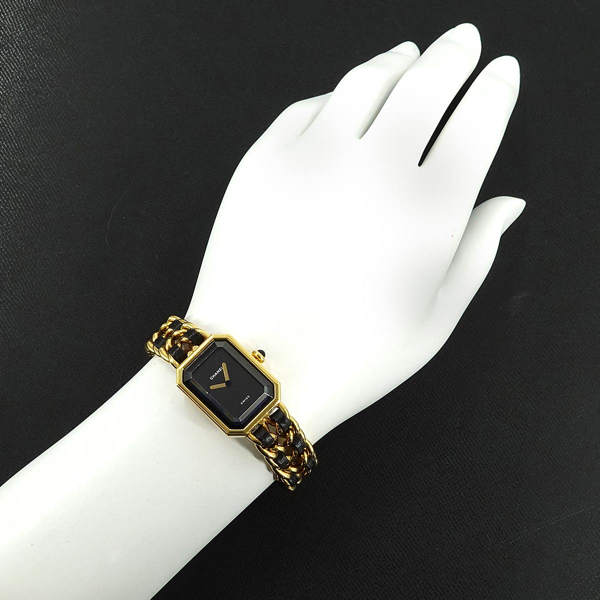 Premiere Size L H0001 Vintage Quartz Black Dial Ladies Watch