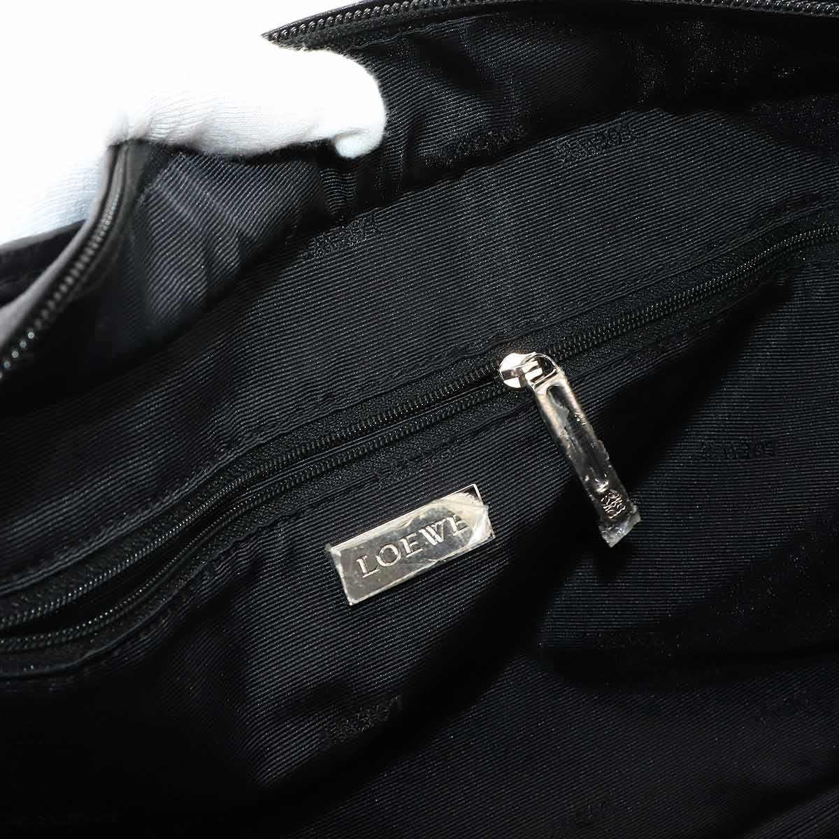 Amazona 36 Hand Bag Leather Black Anagram Purse