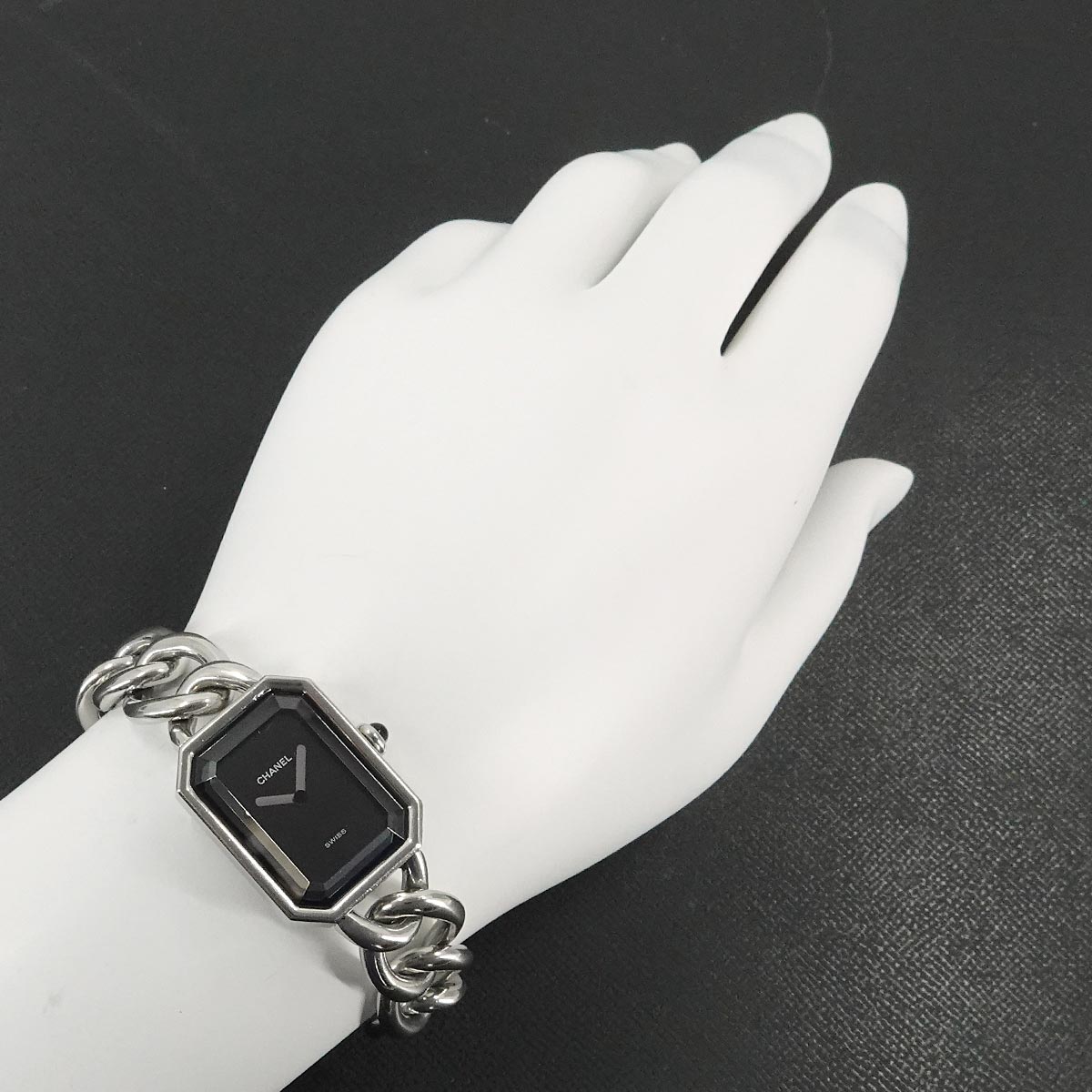 Premiere L Size H0452 Quartz Black Dial Ladies Watch