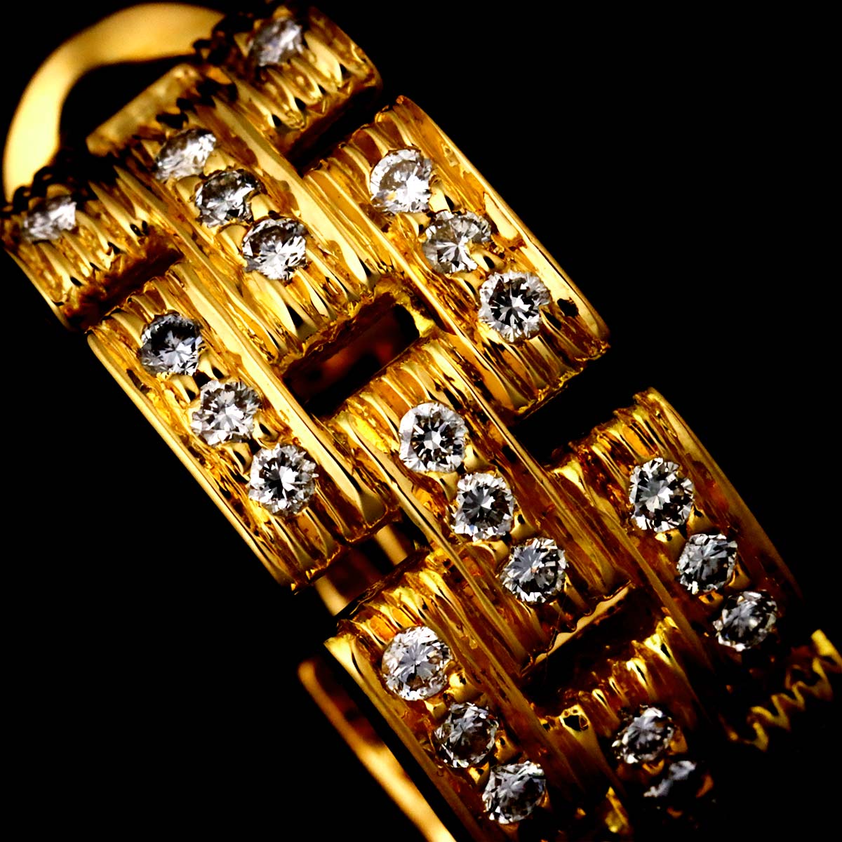 Maillon Panthere Diamond Earrings Clip on 18K YG 750