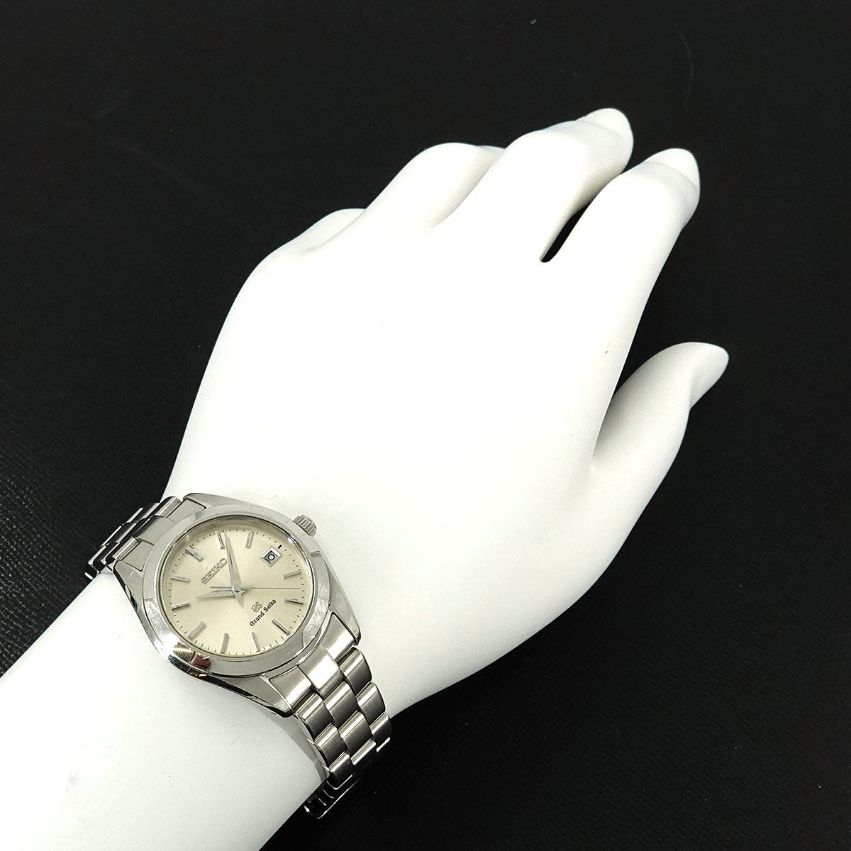 Grand Seiko STGF065 Quartz Silver Dial Date Ladies Watch