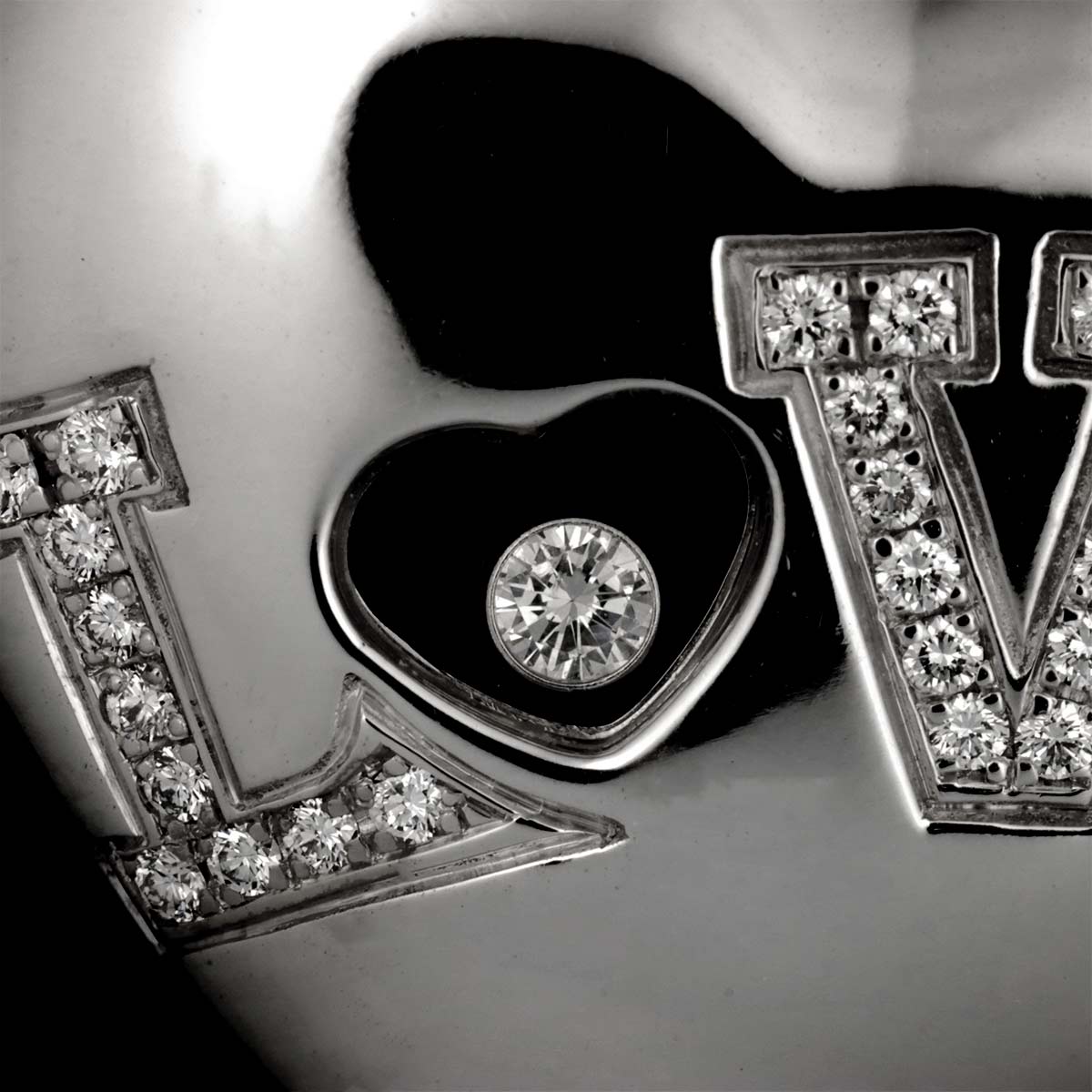 Happy Diamond Heart LOVE Diamond Necklace 18K WG 750