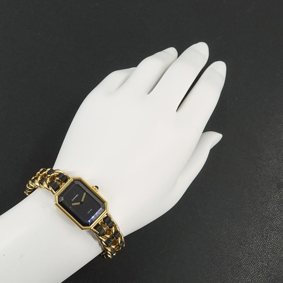 Premiere Size M H0001 Vintage Quartz Black Dial Ladies Watch