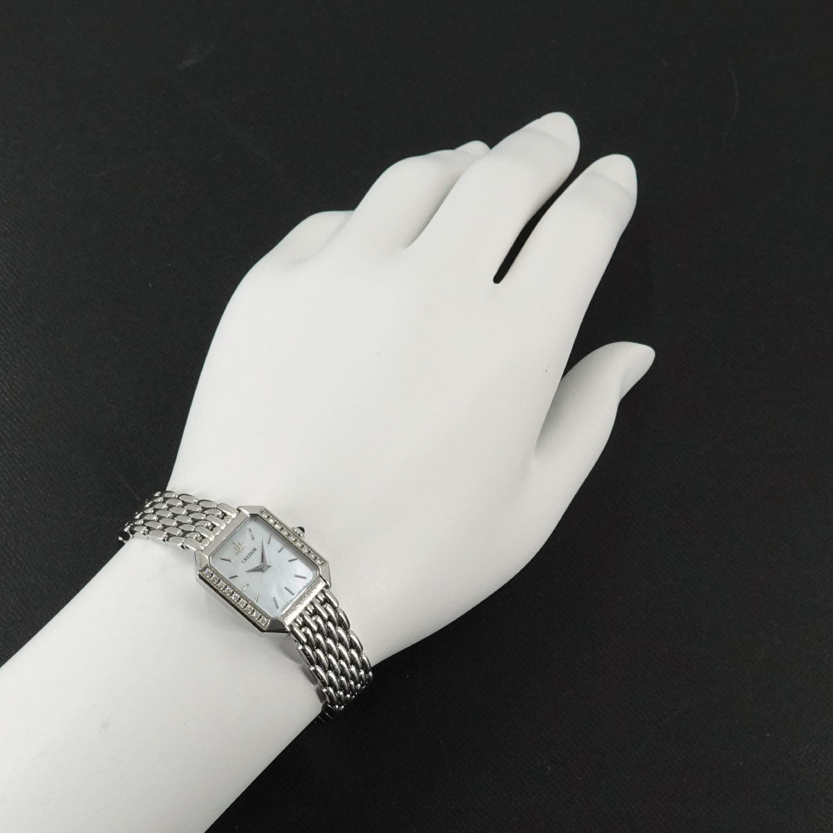 CREDOR Signo GSTE889 White Shell Dial Diamond Bezel Ladies