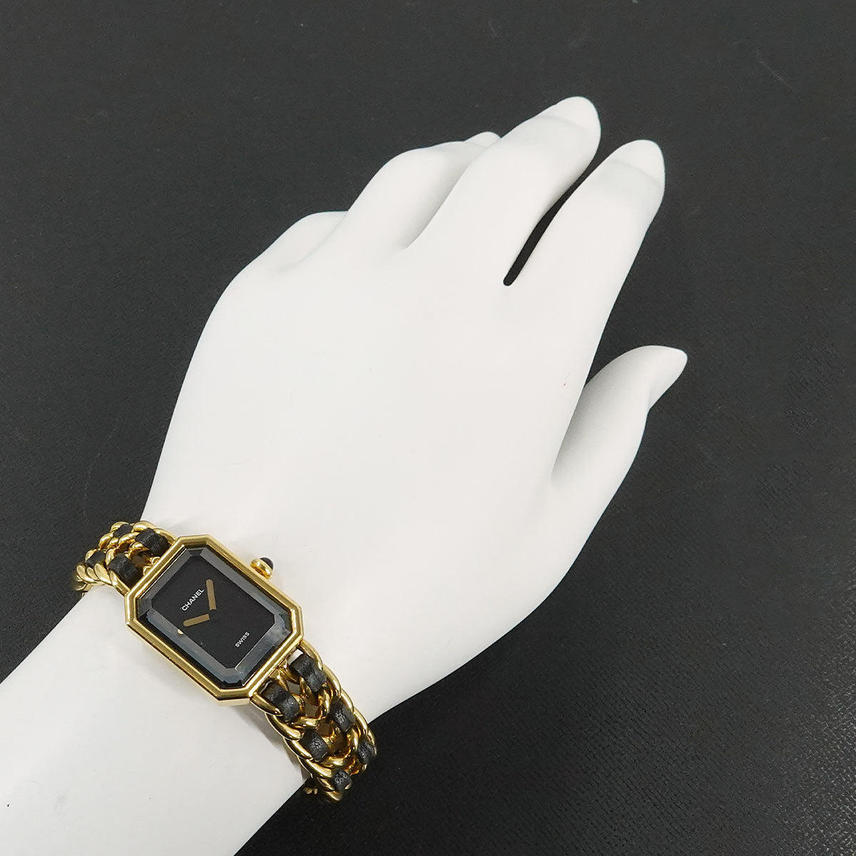 Premiere Size L H0001 Vintage Quartz Black Dial Ladies Watch