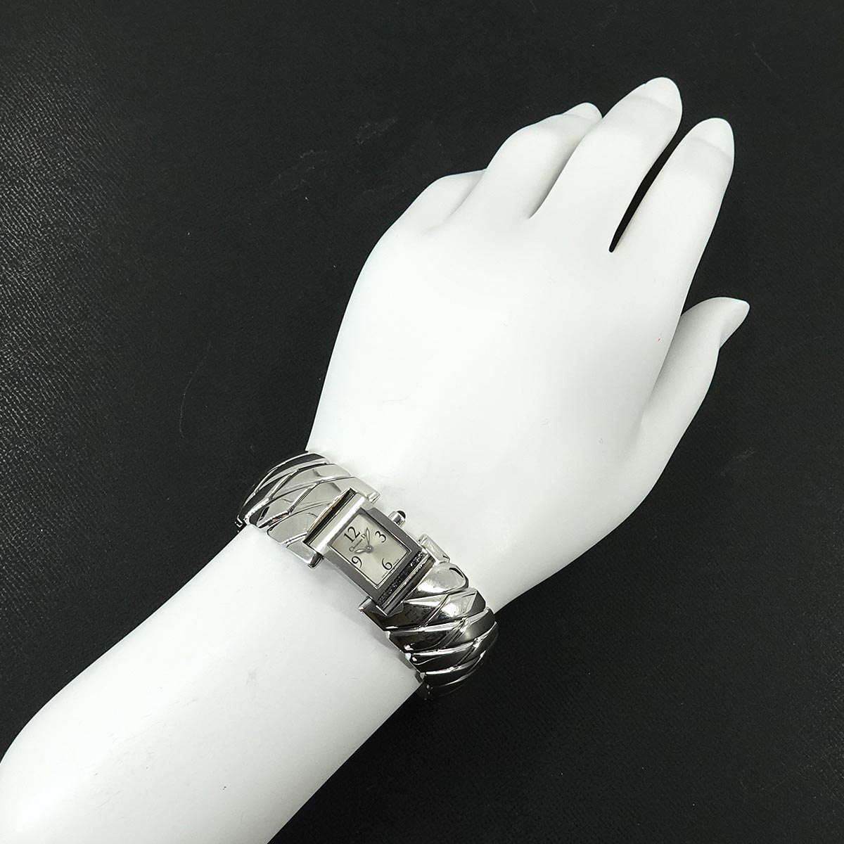 Art Deco D72 100 Quartz Silver Dial Ladies Watch