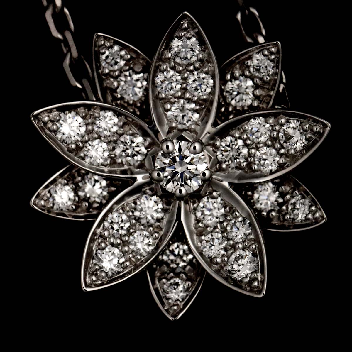 Lotus Small Diamond Necklace 18K White Gold 750