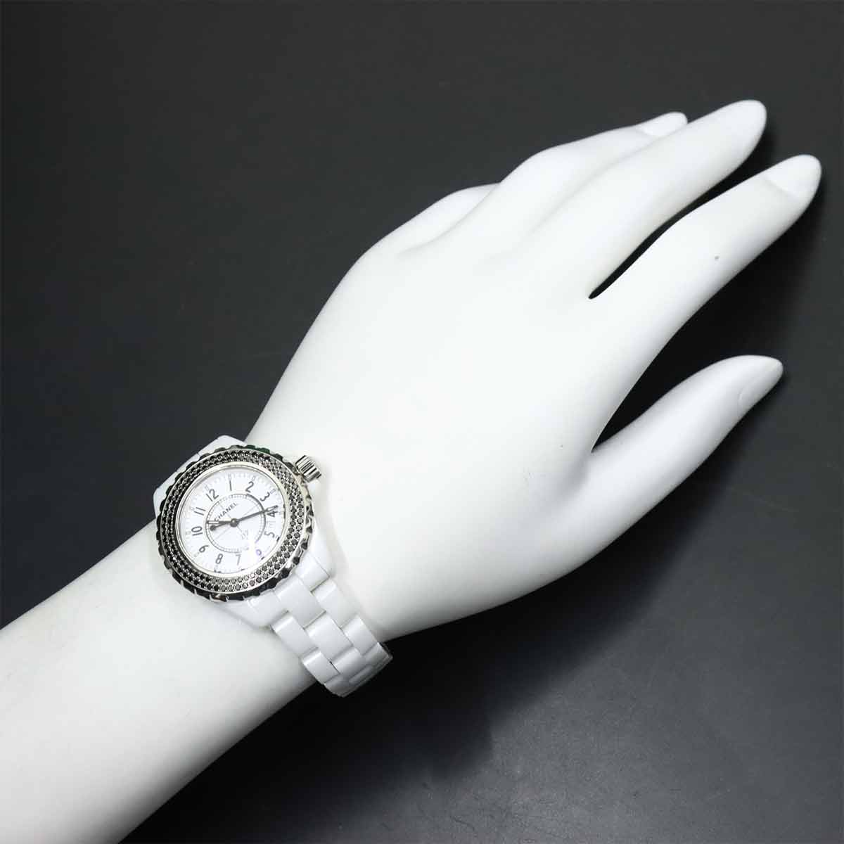 J12 33mm H1630 Bezel Black Diamond Quartz White Dial Ladies