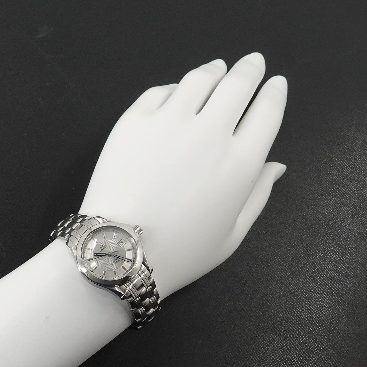 Seamaster 120 Date 2571 31 Quartz Silver Dial Ladies Watch