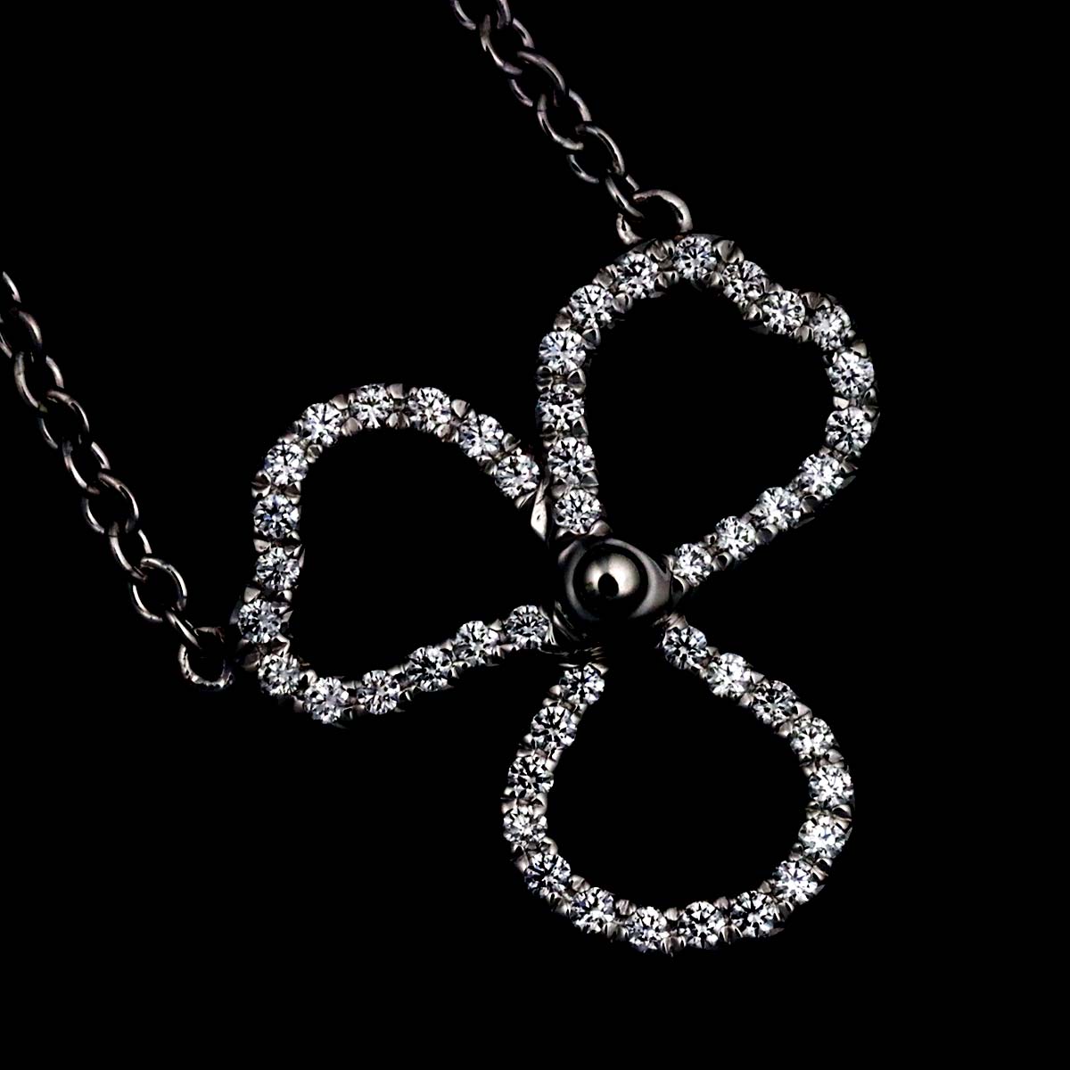 Paper Flowers Diamond Necklace Platinum