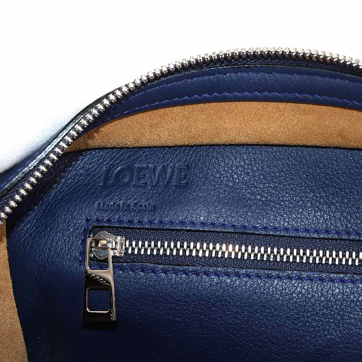 Amazona 23 Hand Bag Leather Navy 352.30.N71 Anagram