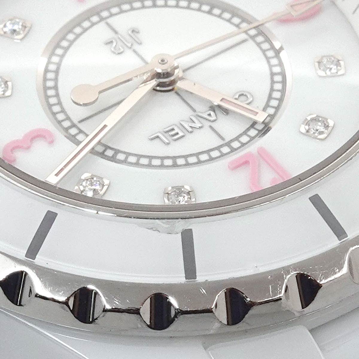 J12 33mm Pink Light H4863 Ceramic 8P Diamond Ladies Watch