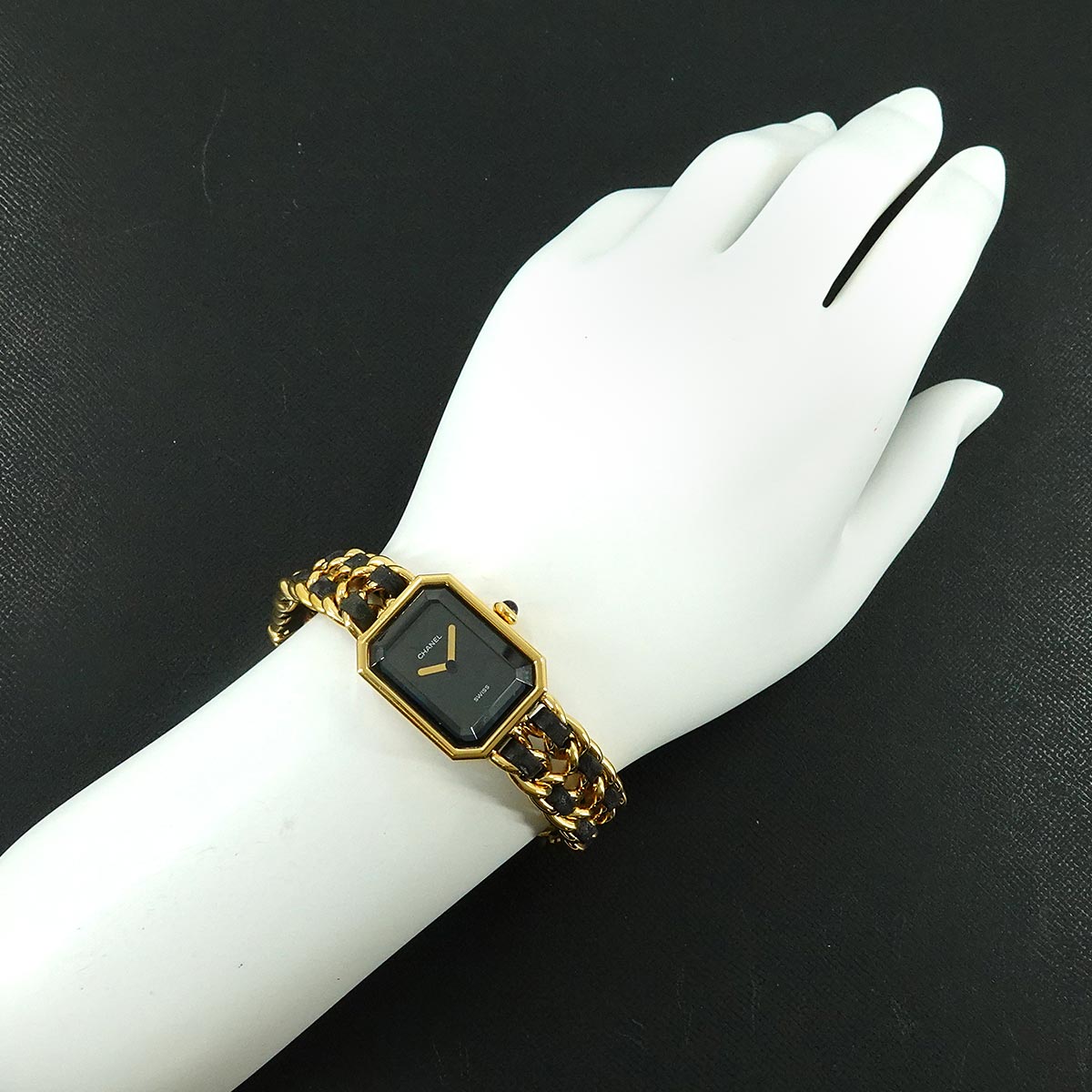 Premiere Size M H0001 Vintage Quartz Black Dial Ladies Watch